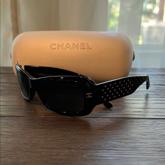 CHANEL Vintage Black Studded Sunglasses - Picture 1 of 12